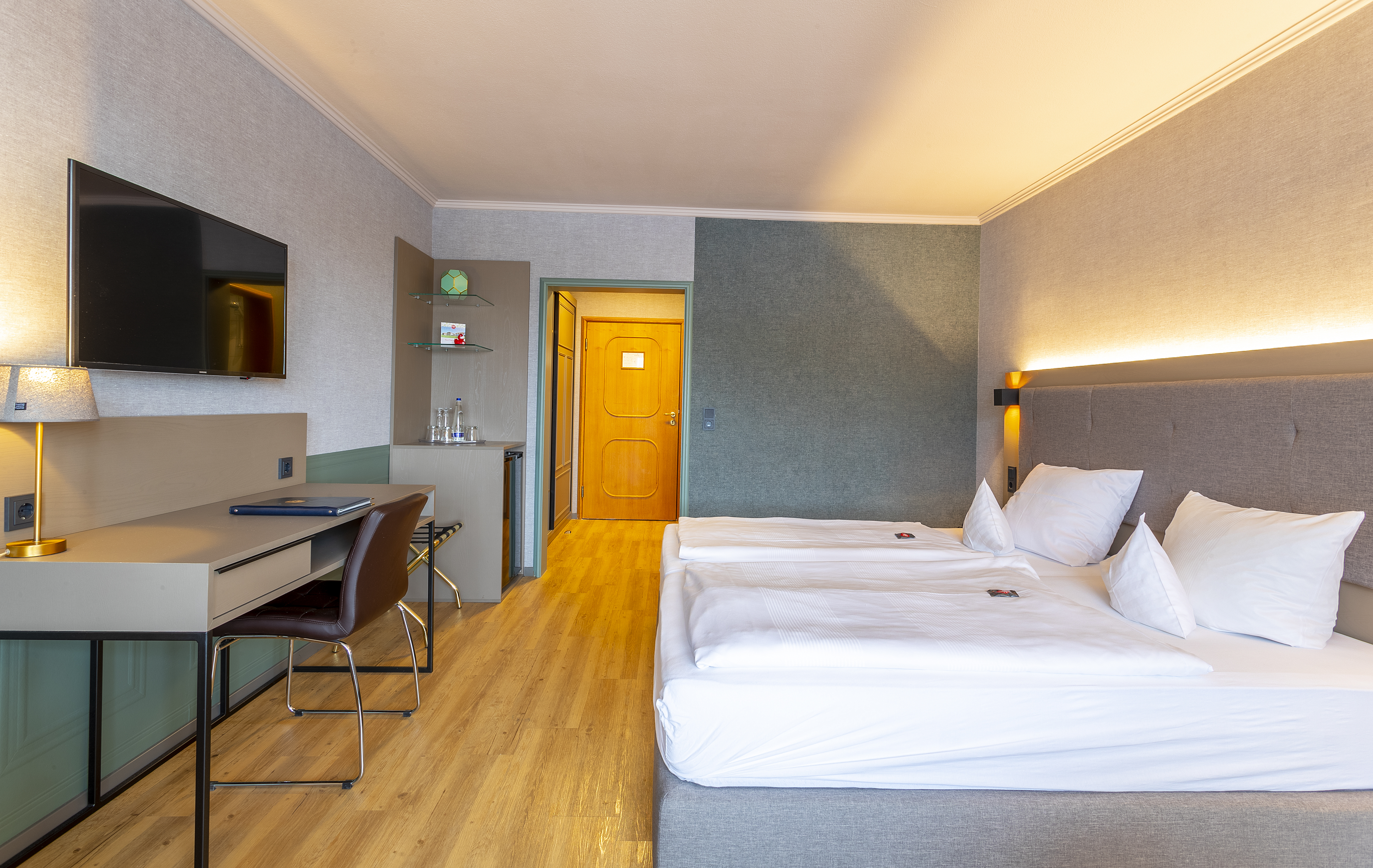 Modernes Badezimmer mit Regendusche